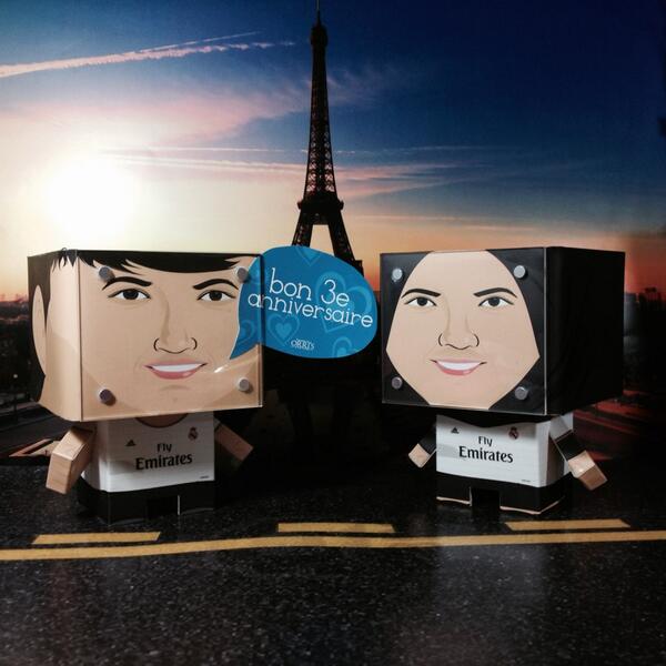 Heiii...we are in #paris now, see the beautiful of #eiffel tower.