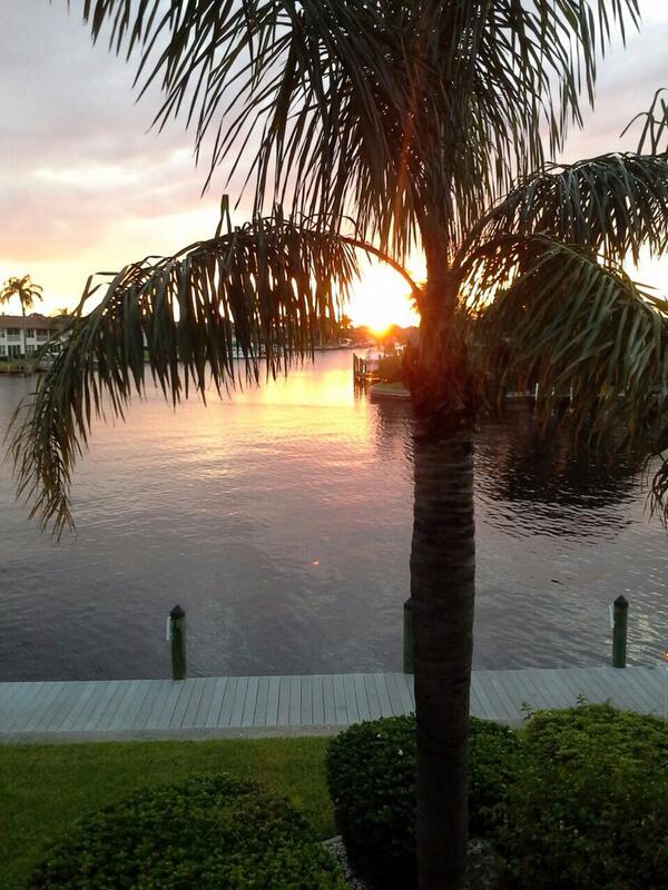 pedersenmary4's tweet photo. Get through a few more days of cold and work... Then off to sunny warm Southern FL! http://t.co/8FEWzu7sO9