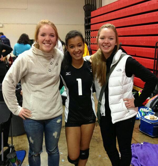 _NadiaAnn_'s tweet photo. It's always the best when these two surprise me. Thanks for being my biggest supporters<3 @vdusen8 @DanielleVanDuse http://t.co/gLBuc07L7h