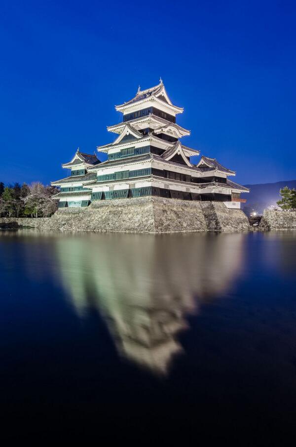 SamuraiArt's tweet photo. Wonderful water reflections of Matsumoto Castle in Nagano Prefecture. http://t.co/nTXjuAR8wq http://t.co/f8kkmn7OXg http://t.co/tuXFwFJ0ys