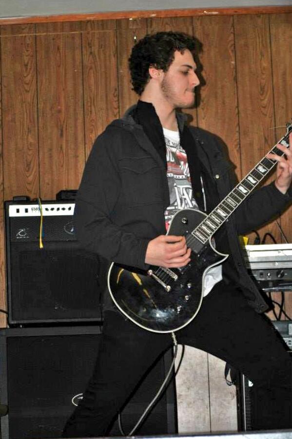 Onewildmaj's tweet photo. Evan Williams rocking it out last night !! http://t.co/9Hes8CqQsL