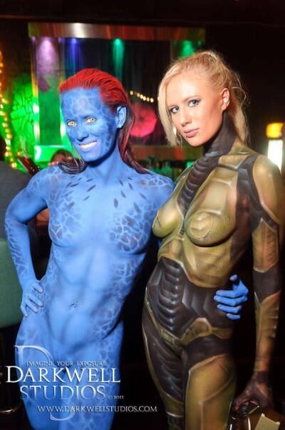 HKomuki's tweet photo. comicon #bodypainting #bodypaint #comicon http://t.co/RUCy2Ea2BS http://t.co/WQiWfKXITP