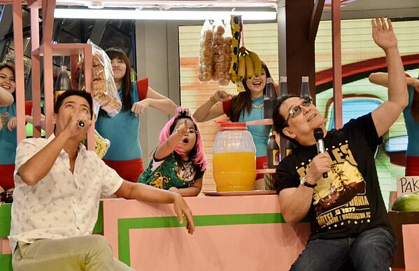 EatBulaga's tweet photo. Lolo Jokes with Bossing, Joey and Aleng Maliit! https://t.co/HGJfnV7scK http://t.co/KhvHcxAp1x