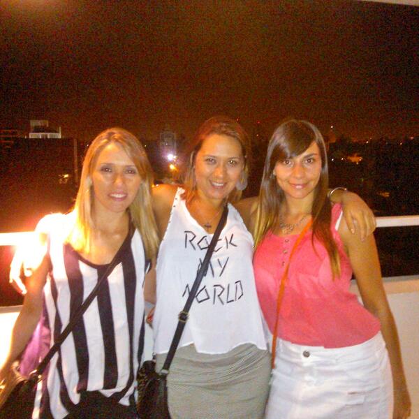 MerchuAcosta's tweet photo. Somos lo mas! #Diosas =D http://t.co/QgrBx22FFj