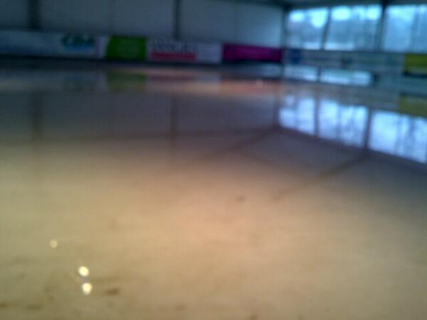 Afbouw in volle gang. Beeld van onze "ijsvloer".