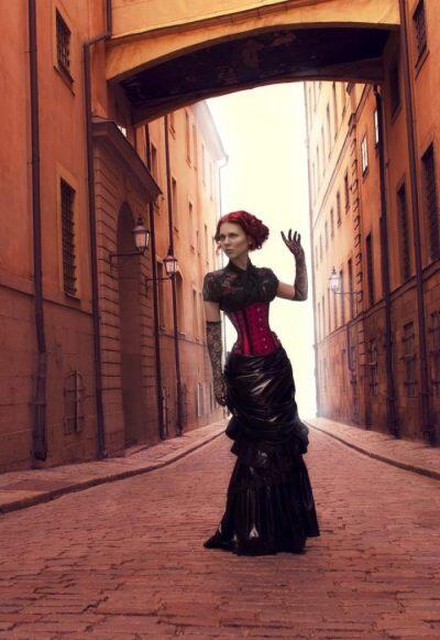 HKomuki's tweet photo. elegant #eroticparty #red #elegant #lace #longdress #nonnude #exotic #corset #latex http://t.co/lDwDJkbd7d http://t.co/wumms437eO