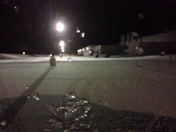 anderson22chris's tweet image. Parking lot at work... If more don't show up maybe they will rethink if they should have canceled. #SolidIce