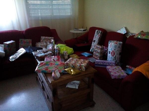 IsaGomez97's tweet photo. Reyes !! @pili_barbate :)) http://t.co/oMiP2HmB4c