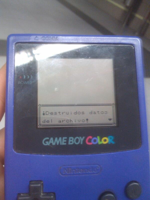 Pokelx's tweet photo. "¡Destruidos datos de archivo!"

¿Oyes eso? Suena como un MISSINGNO. tocando los huevos.

#Pokemon http://t.co/bNQm1KAzwo