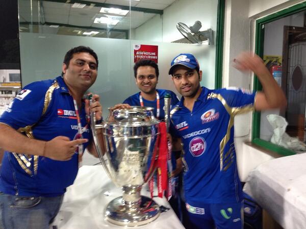 rishi3303's tweet photo. @mipaltan that's my favourite mi moment ! When we won both trophies in 2013 @ImRo45  @Devang17 http://t.co/6VuNclj83k