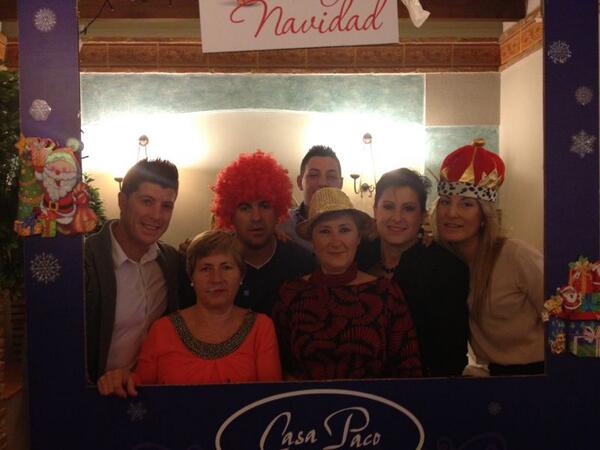 5506Estefy's tweet photo. Con la familiaaa de comida http://t.co/ZnTR57pGDA
