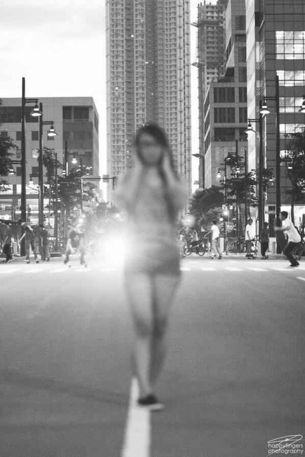 melissaonly's tweet photo. I'm saying it loud but all you can do is see me.

#happyfingers
#whereareyounow
#streetlights http://t.co/YkeVMarNmu