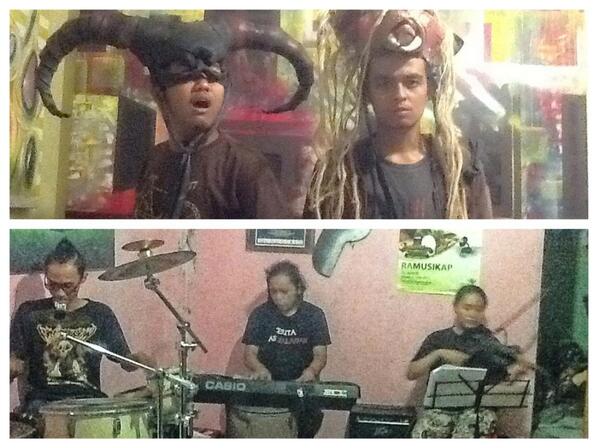 Sesi latihan bersama jagoan-jagoan musik yogyakarta :) <a href="/bermusik_dialam/">Skolah Musik Alam</a>