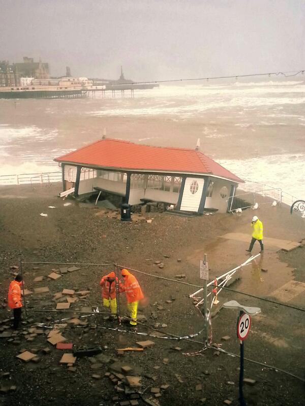 LeighAnneBx's tweet photo. R.I.P shelter #OnItsWayOut #Aberystwyth http://t.co/1ZEDBRERjI
