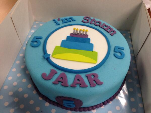 StormHeerink's tweet photo. Op deze eerste echte werkdag met iedereen weer op kantoor is het tijd voor een super mooie @imStormNL-Taart!! http://t.co/NLmVkASe87