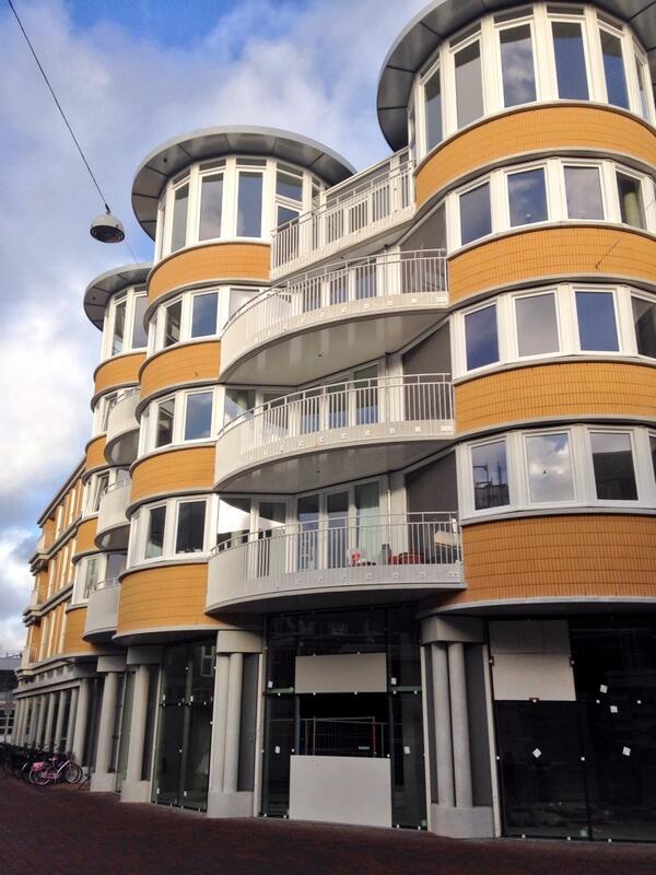 Bewoners #Oostpoort enthousiast over vele voorzieningen en architectuur #parool