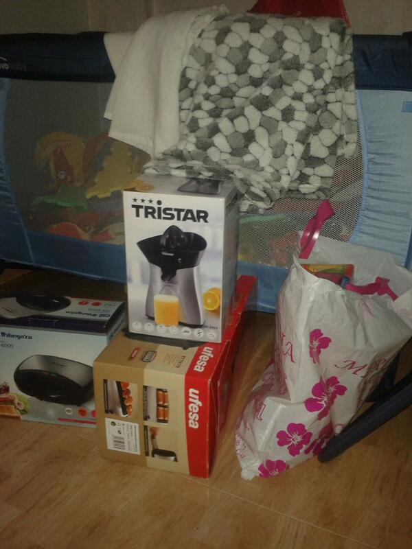PitufinaANA's tweet photo. Pq seran estos reyes asi...:) http://t.co/LqjUSiHaNG