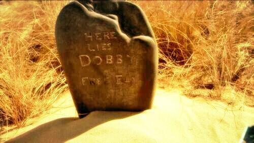 HP_Always's tweet photo. "Aquí yace Dobby, el elfo libre." http://t.co/PB8Meq7vq2