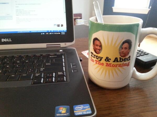 Snow day! #troyandabedinthemorning #sixseasonsandamovie <a href="/nbccommunity/">Community on Yahoo!</a>