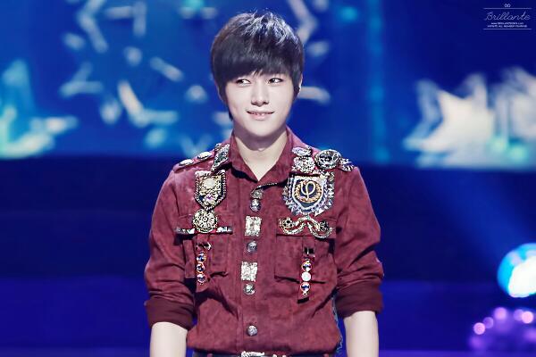 SHIPSOOYEOL's tweet photo. "@INFINITELYB2ST: [HQ] 131221 Hope Road Concert - Myungsoo! http://t.co/Xxj0X9PDbA http://t.co/Bn83dTJZEx (cr http://t.co/KzjHv3OOYj)"