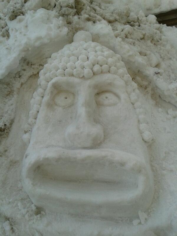 LinoLinomosconi's tweet photo. Il Buddha delle nevi http://t.co/Oy59lFGUXn