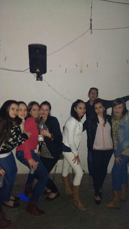isamarcantarita's tweet photo. Una d  ayer con mis niñas @Inmacaro94 @maricarm91 @Andrea_parG @nereagomez1991 @vanessa231190 #vero http://t.co/z5HCpAJtXX