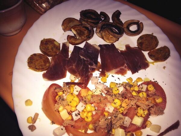 ARiberita's tweet photo. Buena sesion de carrerita continua, ahora una buena cena y a reposar!!! Bonaniiiit http://t.co/axmjG4VkRd