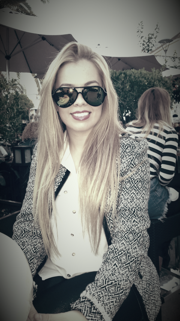 laurasmilep's tweet photo. Mientras más le sonrias a la vida más sonrisas te devolverá. http://t.co/UC4JeQQYk8