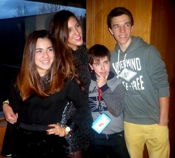 pinsarali's tweet photo. La mejor familia del mundo, el mejor apoyo. http://t.co/BIGH69mHTd