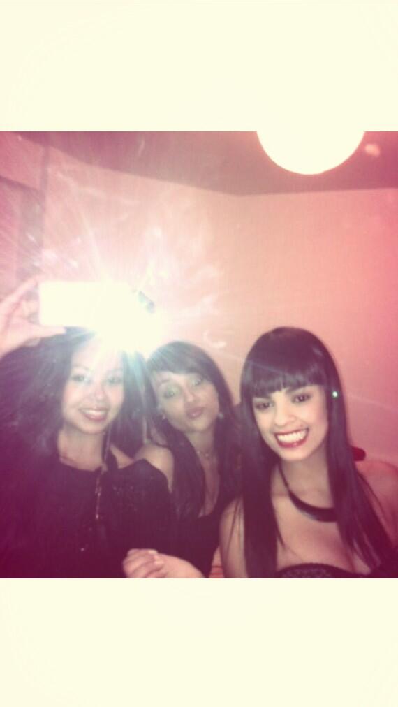 BeethLiz's tweet photo. Nada mejor que ellas! @AndreaVAB1 las adoro! 😘 http://t.co/k5Xgppt5kH