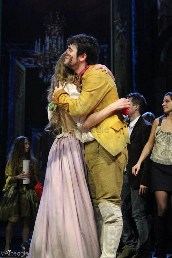 A_LouisdOr's tweet photo. Cette photo est trop mignonne..♥ #Bravo1789 #Merci1789 http://t.co/2fFjfRxmpZ