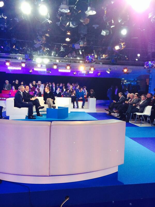 EurosportFrance's tweet photo. RT@loloprudhomme En direct du #StudioGabriel pour tirage au sort de la #coupedefrance #TASCDF http://t.co/PjOx1uZrp3
