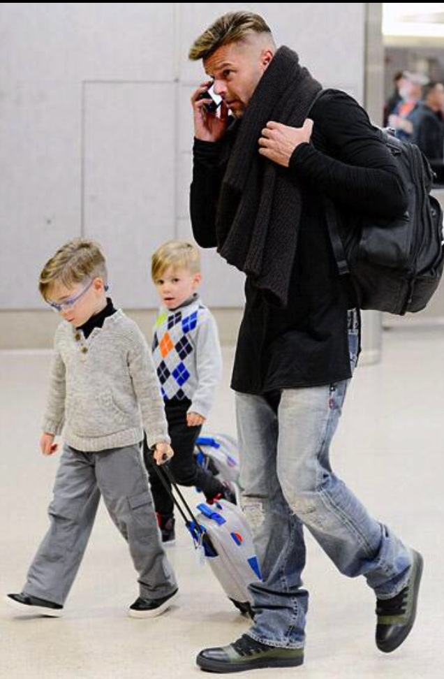 BdUorQoCYAEDHY8.pn (636&times;972)