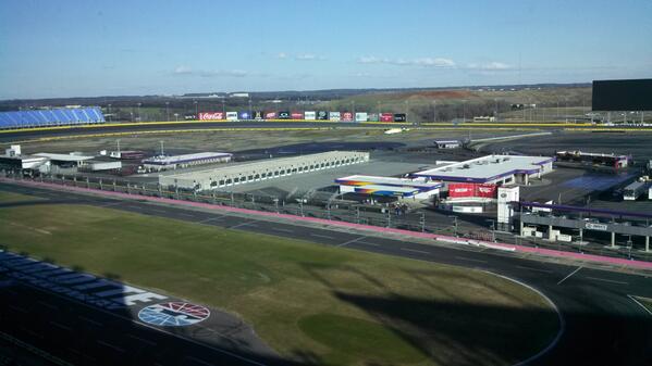 mcochrane63's tweet photo. @Snapon_Tools Not too cold here @CLTMotorSpdwy. Hopefully, the horsepower will keep us warm! http://t.co/JJYeUKwQ9L