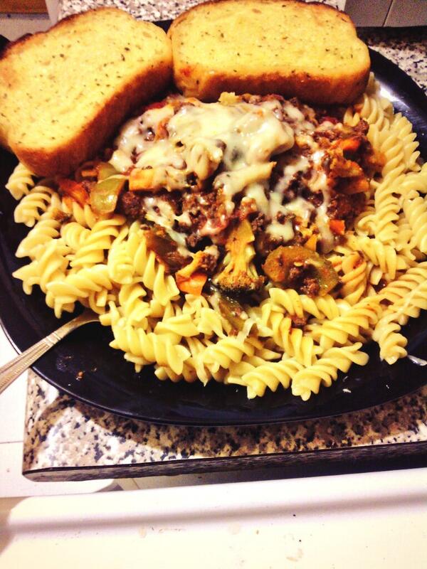 killahkeez45's tweet photo. Pasta life... :) http://t.co/KkW7Borbvh