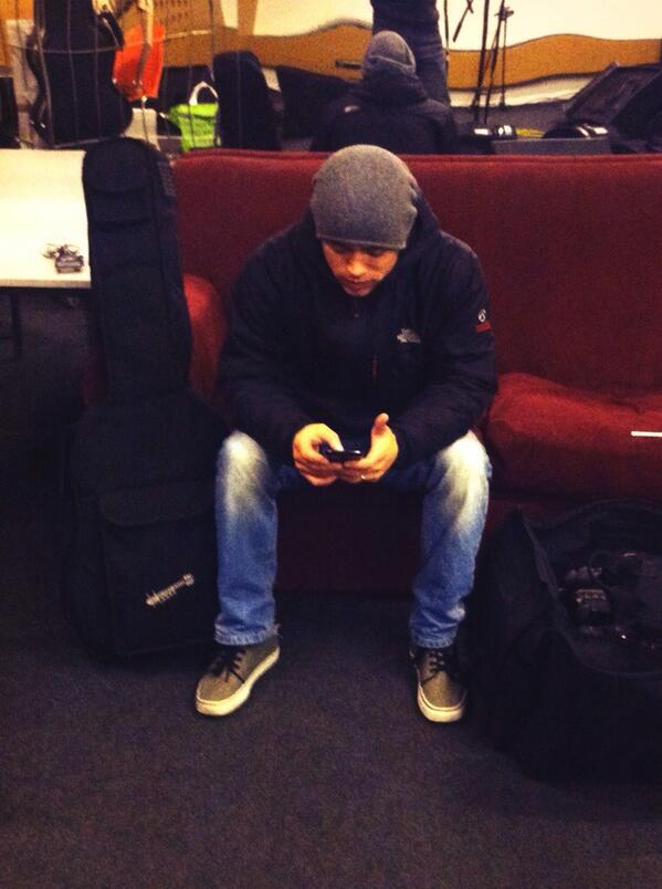 One_Last_Night's tweet photo. Back to the studio and the fingers are sore! http://t.co/V90iQl1amG