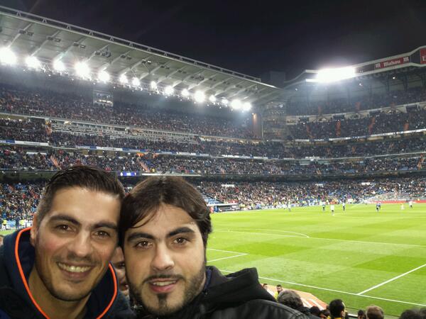 pedrosaray's tweet photo. Buena tarde en el bernabeu con @pepito330cd http://t.co/xCPlGWB4PF