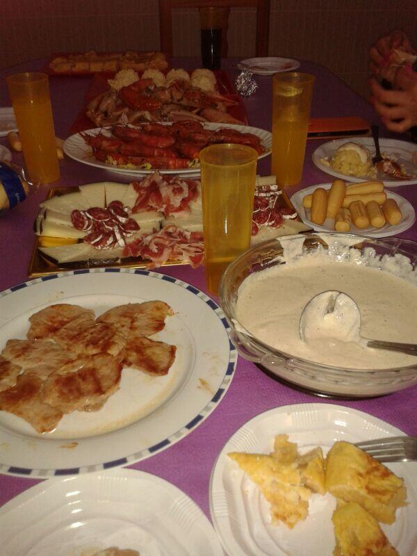 marymora8253's tweet photo. Nuestra cena de fin de año mmmmmm riko riko.rikooo http://t.co/4M29W1Jmdh