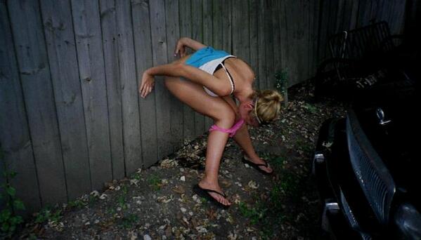 pissingpublic's tweet photo. http://t.co/VYkHGEwHsV