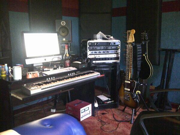 mau Recording dan diMDin sama <a href="/joga___/">Yoga Patria</a> Nineball langsung ? cuma di <a href="/tattva_studio/">Tattva Studio</a> #Bandung lu bisa dapetin itu semua.