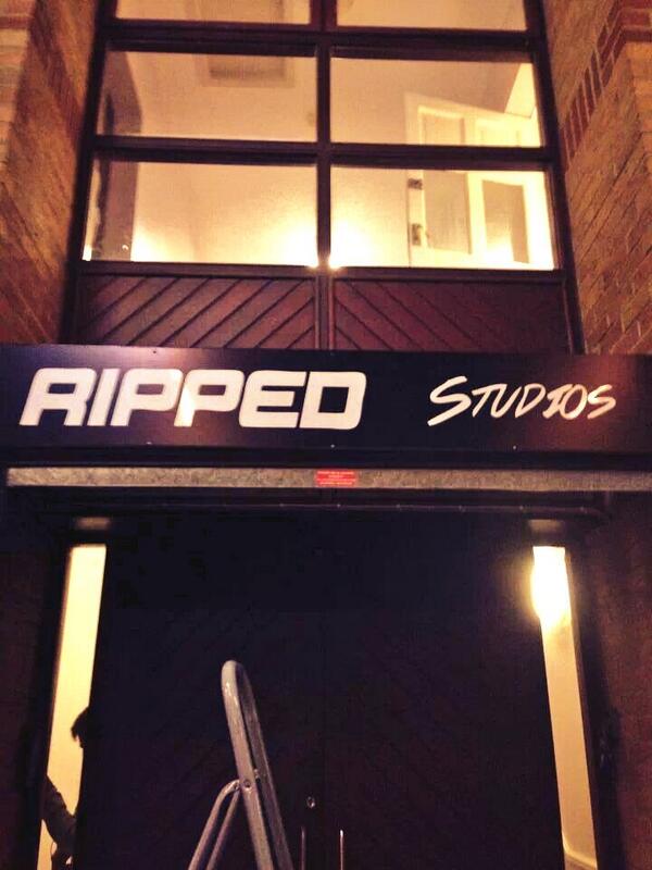 RIPPEDStudios's tweet photo. New sign up, weigh ins done, over 50 people signed up for transformation. Great start to 2014 #buzzing #fitness http://t.co/7HZDEzBadA