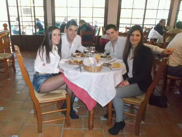 LourdesCarrasko's tweet photo. Muy buen dia en el pantano del chorro con @agueraraquel @pedroperejimene. Y #Sergio http://t.co/mTS9oK3exG