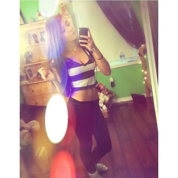 KaylaPhillips__'s tweet photo. #leggings http://t.co/UIinbwcsVM