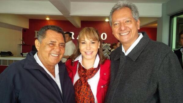lorysver's tweet photo. Con el Presidente de la Junta de Coordinacion Política Mtro  @JuannicolasCall y el Diputado Federal @GauHernandez http://t.co/YN2zpi28D6