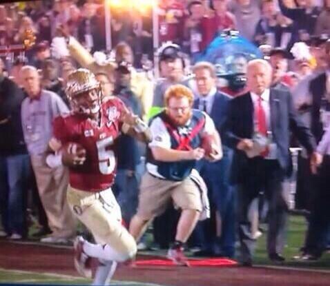 Can we talk about the ball boy for a second.. #puredetermination