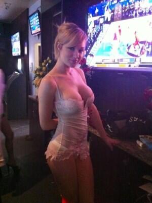 hashimoto_86128's tweet photo. lingerie #public #waitress #amateur #lingerie #hot http://t.co/n4auQjodWC http://t.co/x6yobmWfCE