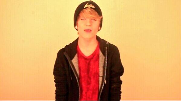 CheyLuve's tweet photo. @DanielJWorld  The day will come .. that you notice me :x ♡ xx http://t.co/QMYrUJPAf5
