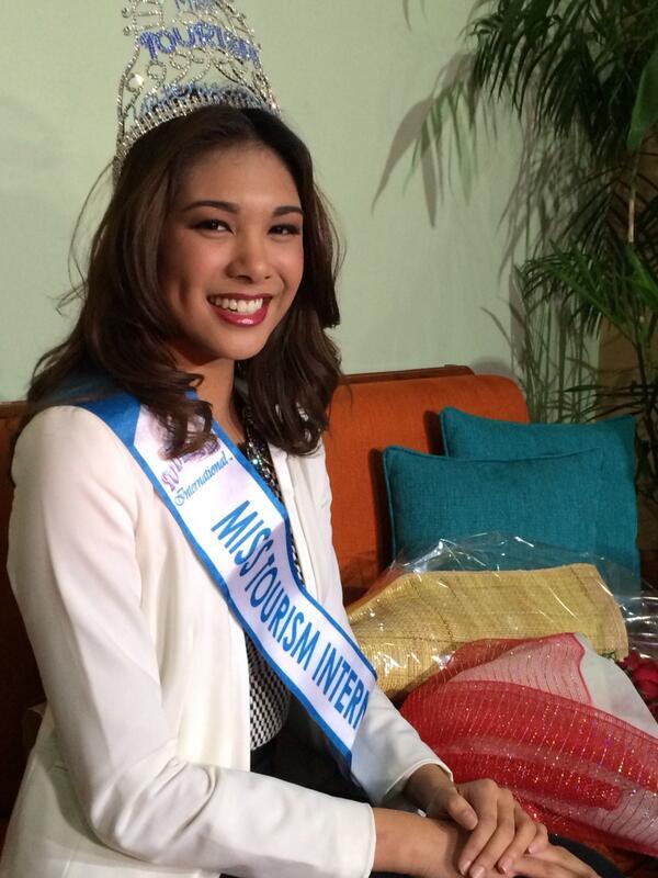 Philippines khép lại năm 2013 bằng chiến thắng cuối cùng ( Miss Tourism International 2013) BdXISHQCUAAZ2-p