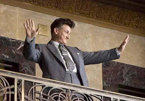 SocialMedia305's tweet photo. . @FredMenachem reminds me of #SeanPenn in "All the Kings Men" @avaelj @hcresposr @ChairmanMarcos > #grayzonemia http://t.co/3RJRmm3k9K