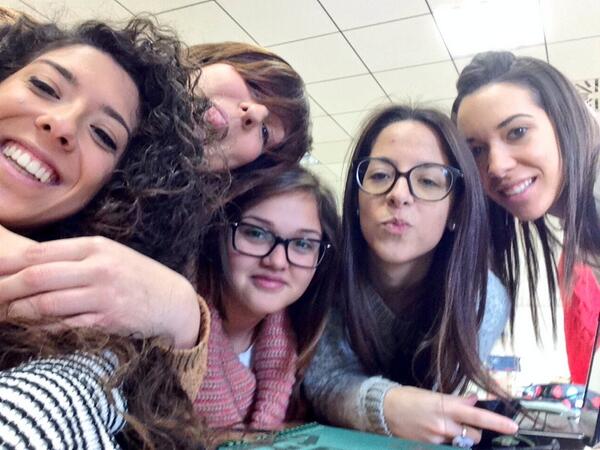 laura_2231992's tweet photo. Ja estem asi 💪🙋🙇 @Geem_5 @pauletaa92 @AmpariitoAfc @___3andrea3___ http://t.co/ohjEVILuU8